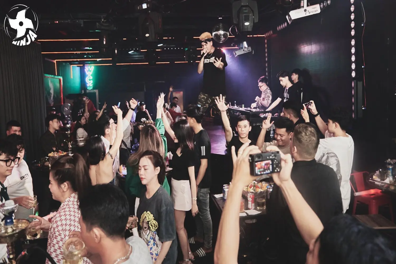 Ninja Pub StreetBeer, kh&ocirc;ng gian đậm chất Nhật Bản của giới trẻ Bảo Lộc 10
