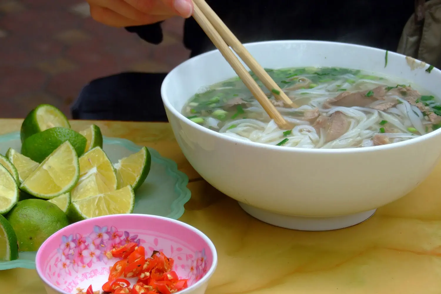 Top qu&aacute;n phở Bảo Lộc chiếm trọn tr&aacute;i tim c&aacute;c t&iacute;n đồ ẩm thực 3