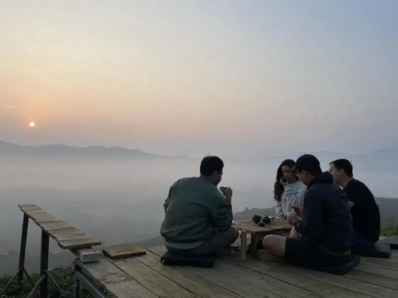 Kh&aacute;m ph&aacute; Bảo Lộc v&agrave;o buổi s&aacute;ng y&ecirc;n b&igrave;nh b&ecirc;n t&aacute;ch c&agrave; ph&ecirc; 2