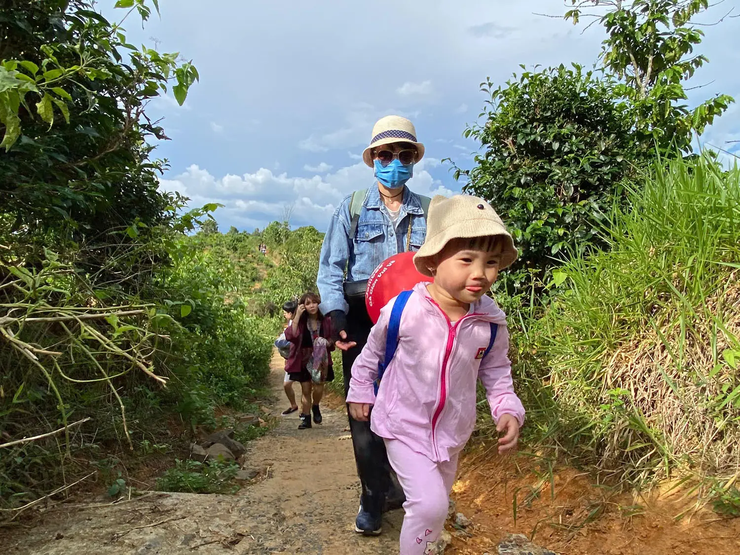 Trekking n&uacute;i Đại B&igrave;nh, H&agrave;nh tr&igrave;nh săn m&acirc;y Bảo Lộc đầy th&uacute; vị 4