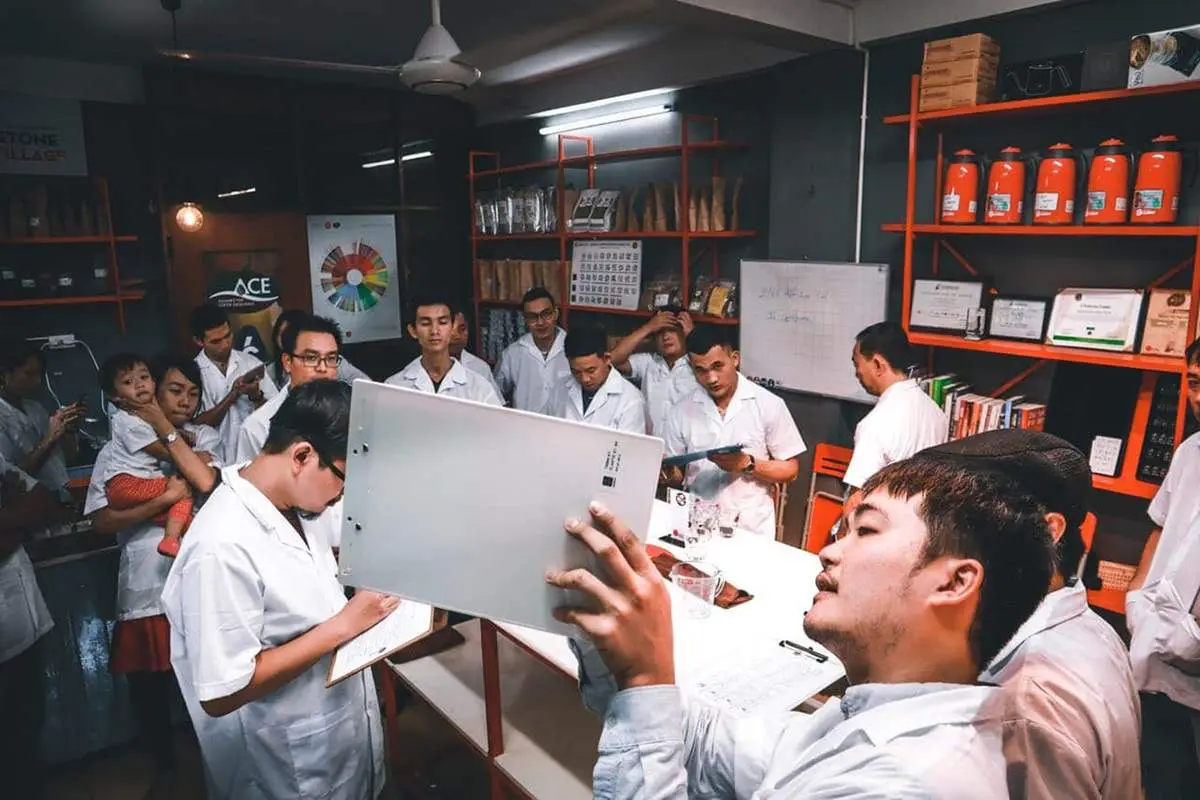 Lịch tr&igrave;nh trải nghiệm học thuật v&ugrave;ng nguy&ecirc;n liệu c&agrave; ph&ecirc; tại Bảo Lộc 5