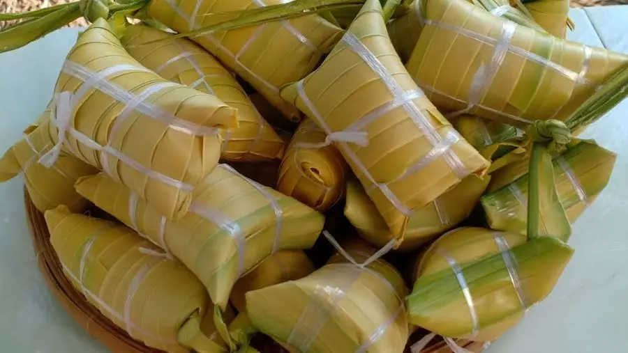 B&aacute;nh l&aacute; dừa Bến Tre dẻo thơm khiến bạn ăn v&agrave;o liền xao xuyến 2