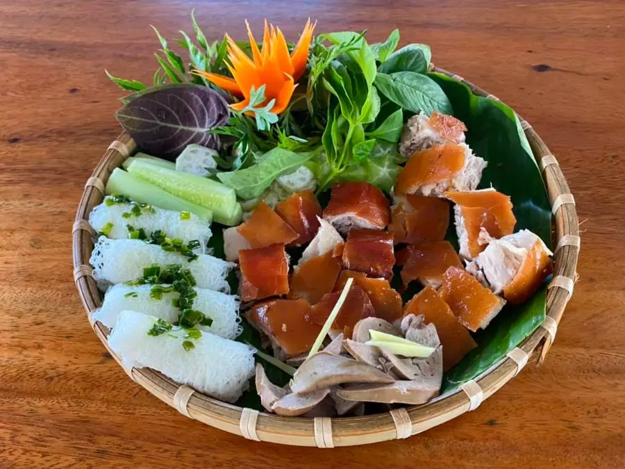 Đến Nh&agrave; h&agrave;ng Hương Xưa Giồng Tr&ocirc;m thưởng thức đa dạng m&oacute;n ngon miền T&acirc;y 3