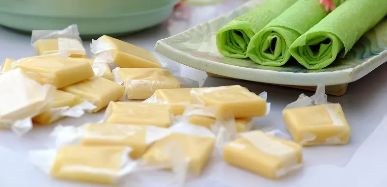 Kẹo dừa Bến Tre, thức qu&agrave; đặc sản chinh phục tr&aacute;i tim hội m&ecirc; đồ ngọt 4
