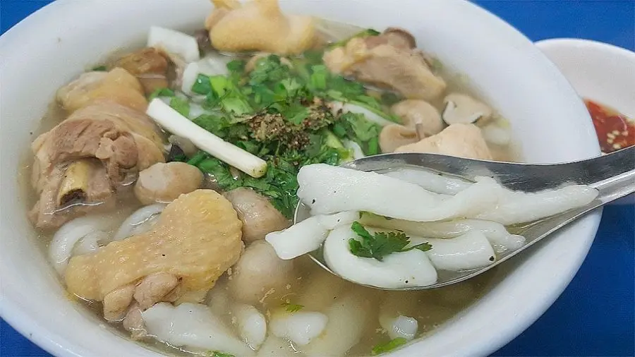 Kh&aacute;m ph&aacute; b&aacute;nh canh bột xắt Bến Tre đ&atilde; ăn l&agrave; chỉ c&oacute; ghiền 2