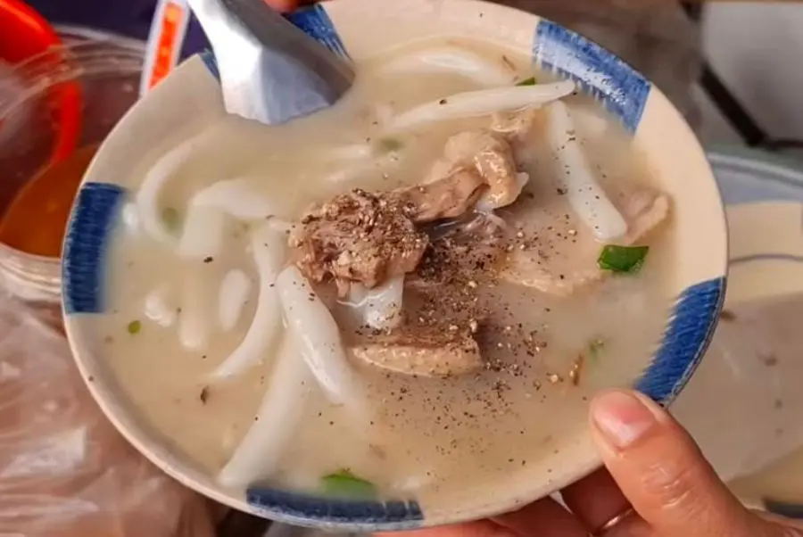 Kh&aacute;m ph&aacute; b&aacute;nh canh bột xắt Bến Tre đ&atilde; ăn l&agrave; chỉ c&oacute; ghiền 4