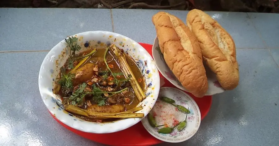 Ốc bươu nấu cà ri chuối sáp, đặc sản mùa mưa miền Tây 3
