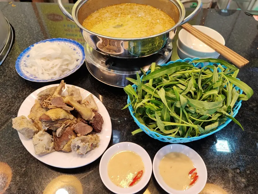 Phở Hồng C&uacute;c với những m&oacute;n ngon khiến bao thực kh&aacute;ch xao xuyến 7
