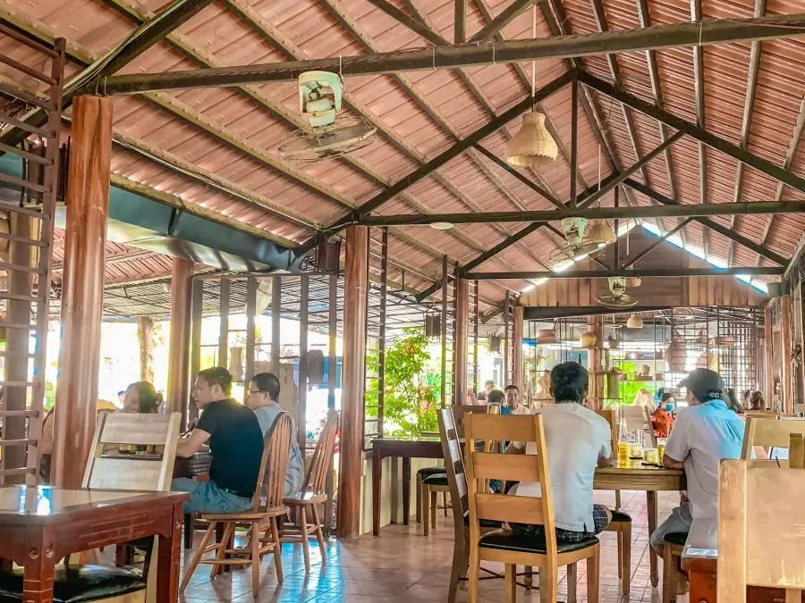 Qu&aacute;n cafe tại Bến Tre mang hương vị đậm đ&agrave; l&agrave;m bừng tỉnh mọi gi&aacute;c quan 4