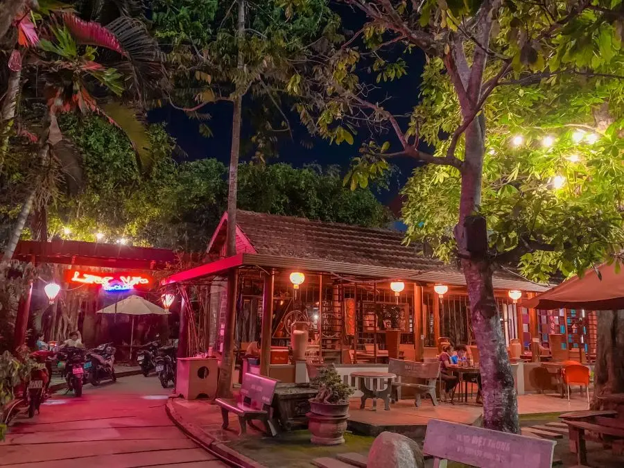 Top quán cafe sân vườn tại Bến Tre sở hữu khung cảnh yên bình, thơ mộng 4