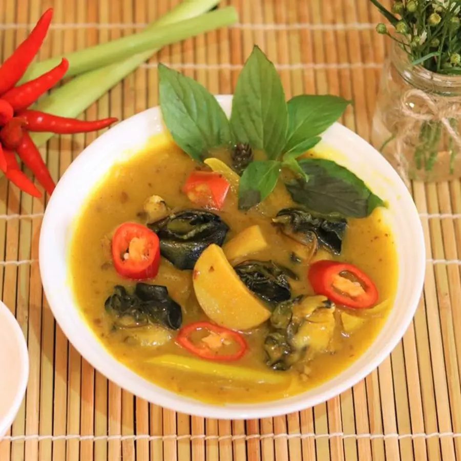 Ốc bươu nấu cà ri chuối sáp, đặc sản mùa mưa miền Tây