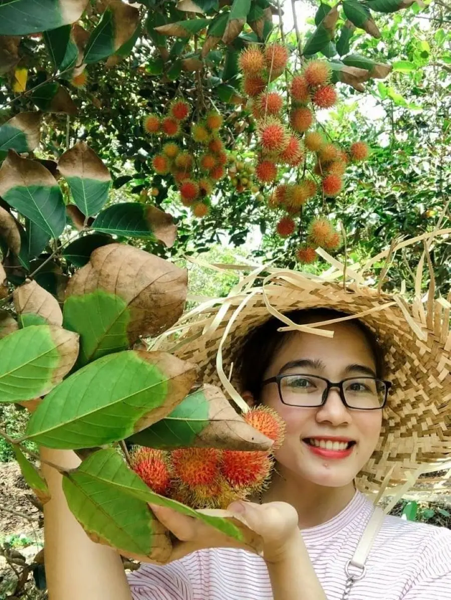 C&ugrave;ng review Vườn ch&ocirc;m ch&ocirc;m Ho&agrave;ng Tuấn với c&ocirc; n&agrave;ng xinh đẹp L&ecirc; Huyền Nhi 4