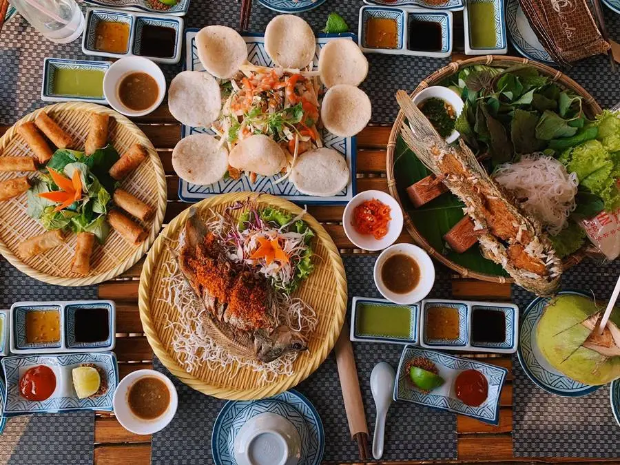 Review Qu&ecirc; Dừa L&agrave;ng ẩm thực sinh th&aacute;i với lối thiết kế độc đ&aacute;o 5