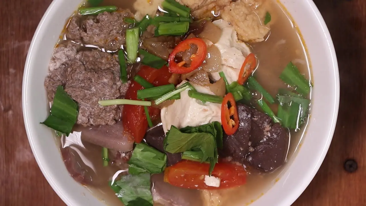 Bún riêu lưỡi món ăn với hương vị khó cưỡng tại Bình Dương 4