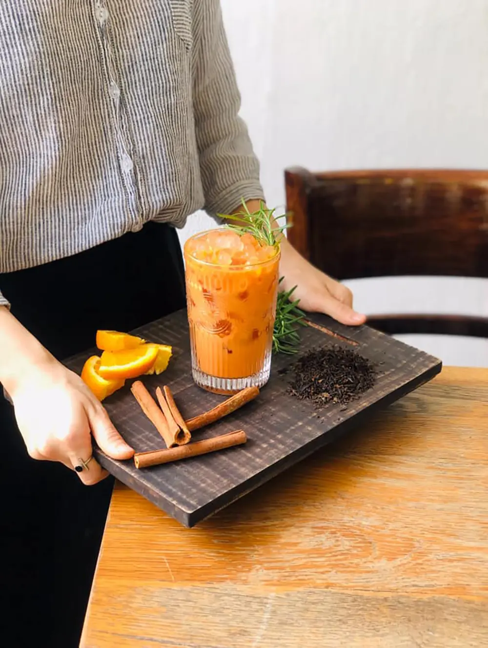 C&oacute; một MAYZE Coffee cổ điển v&agrave; đầy ấm &aacute;p 11