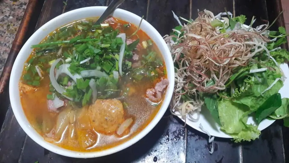 Đến Ho&agrave;ng Cung qu&aacute;n kh&aacute;m ph&aacute; kh&ocirc;ng gian ẩm thực mang phong c&aacute;ch Huế vương giả 4