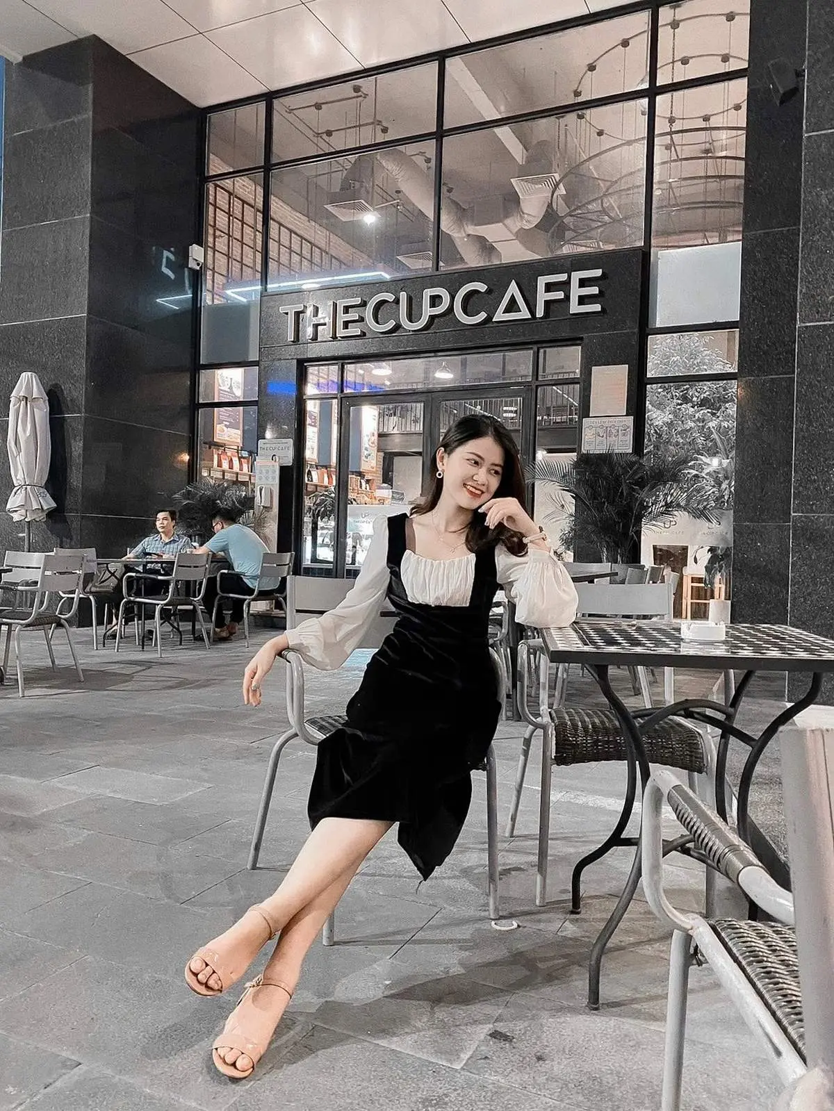 Gh&eacute; ngay The Cup Cafe thưởng thức menu thượng hạng cả ng&agrave;y 4