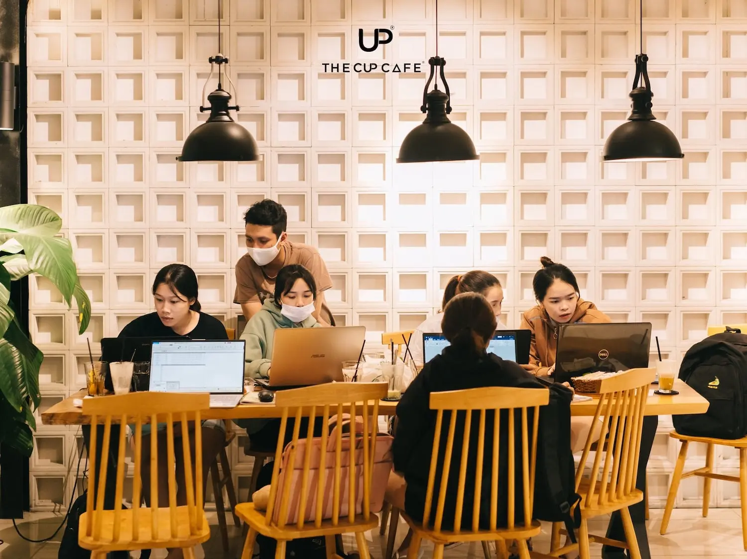 Gh&eacute; ngay The Cup Cafe thưởng thức menu thượng hạng cả ng&agrave;y 10
