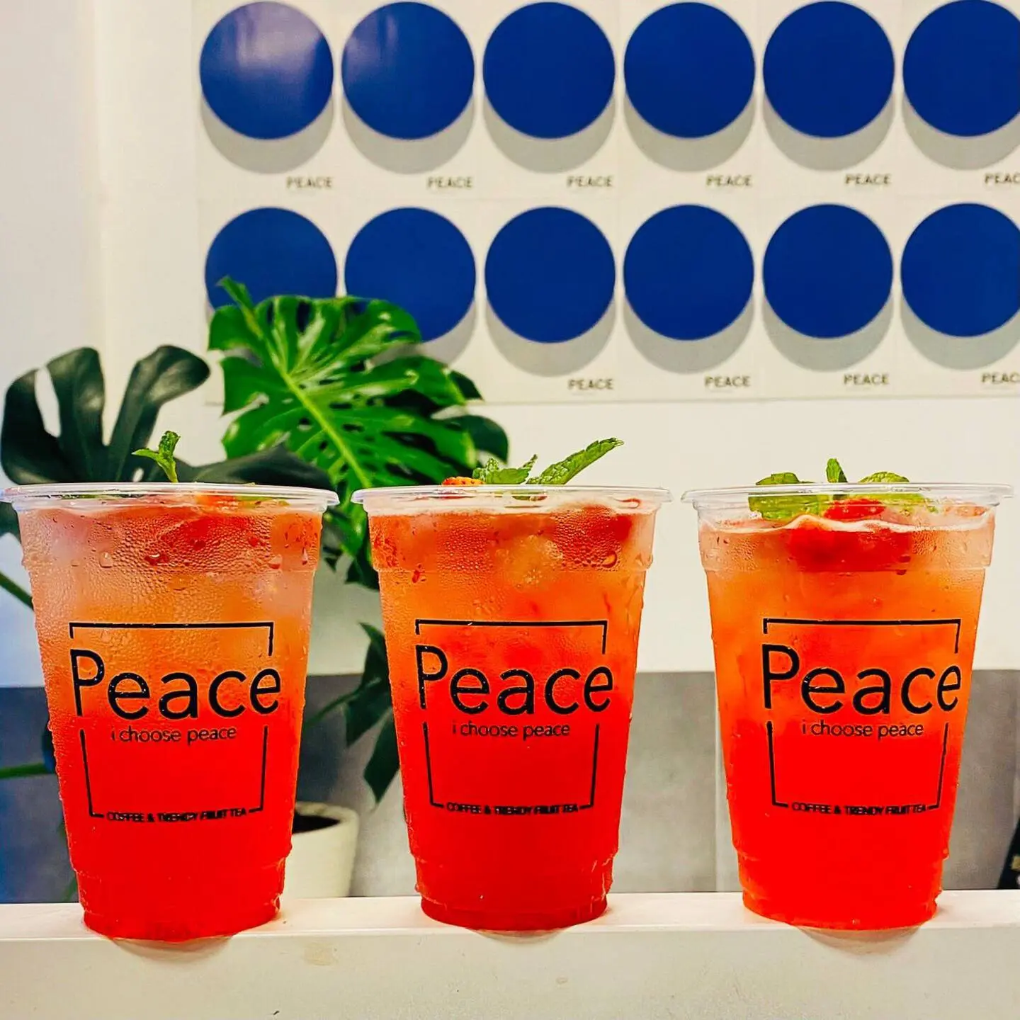 Peace Coffee Trendy Fruit qu&aacute;n c&agrave; ph&ecirc; l&agrave;m đi&ecirc;n đảo giới trẻ B&igrave;nh Dương 12