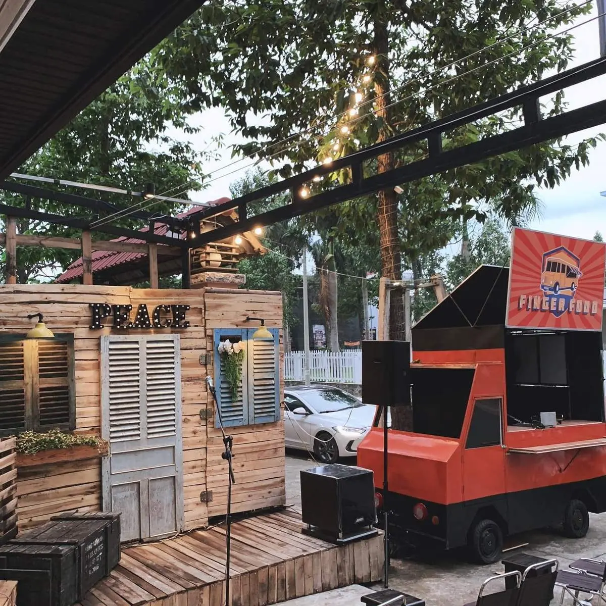 Peace Coffee Trendy Fruit qu&aacute;n c&agrave; ph&ecirc; l&agrave;m đi&ecirc;n đảo giới trẻ B&igrave;nh Dương 16