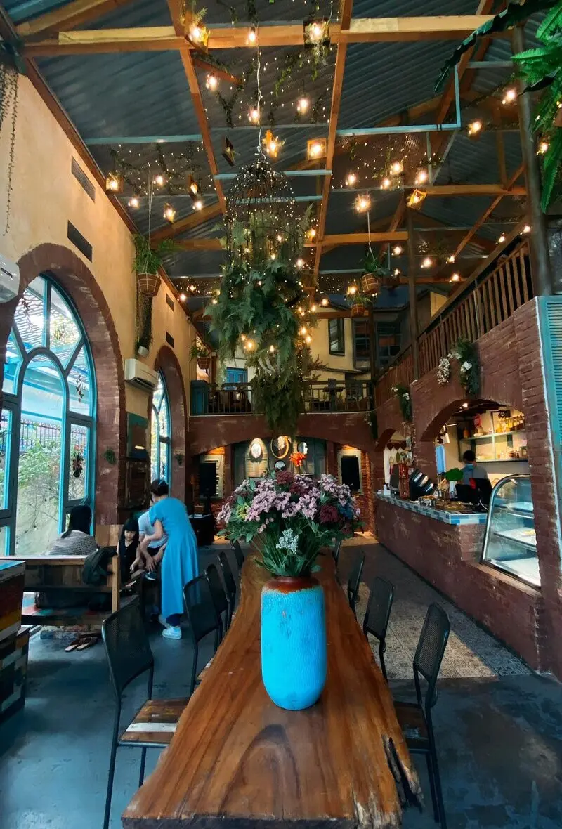 The Wood Coffee, một ch&uacute;t kh&ocirc;ng gian ho&agrave;i cổ trong l&ograve;ng th&agrave;nh phố hiện đại 9