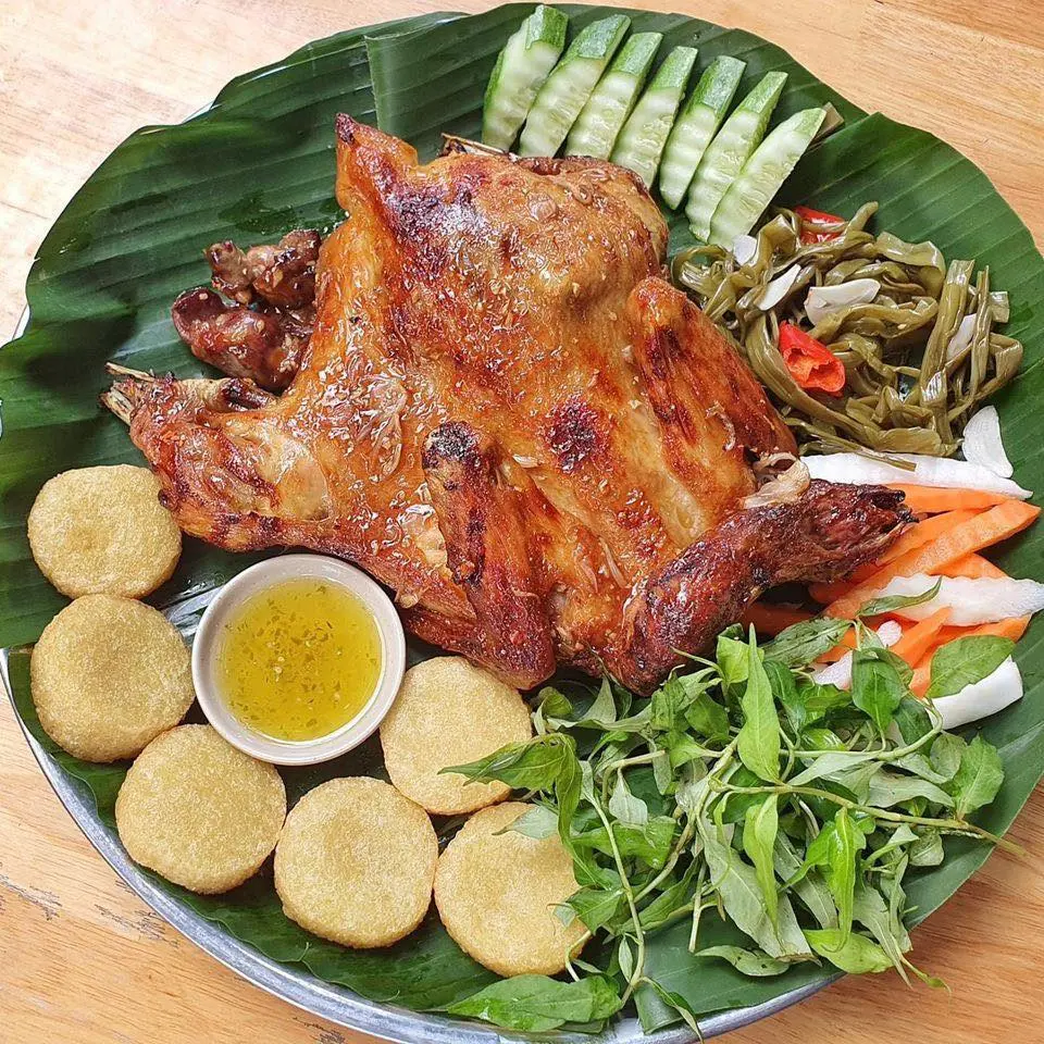 Thử ngay g&agrave; quay x&ocirc;i phồng B&igrave;nh Dương thơm ngon nức nở 3