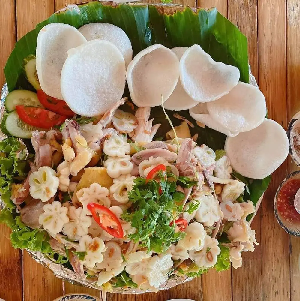 Thưởng thức gỏi g&agrave; măng cụt thơm ngon, gi&ograve;n ngọt 2