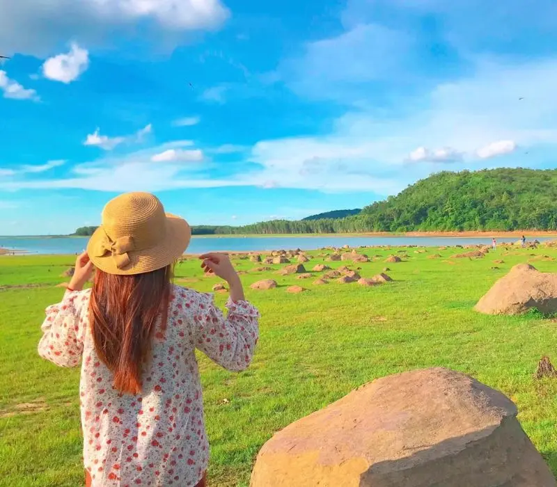 Review trải nghiệm ở Bãi Đá Trứng Hồ Dầu Tiếng Bình Dương