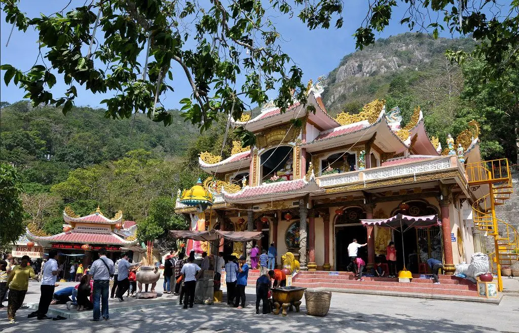 Bỏ t&uacute;i lịch tr&igrave;nh 2 ng&agrave;y 1 đ&ecirc;m T&acirc;y Ninh B&igrave;nh Dương si&ecirc;u th&uacute; vị 4