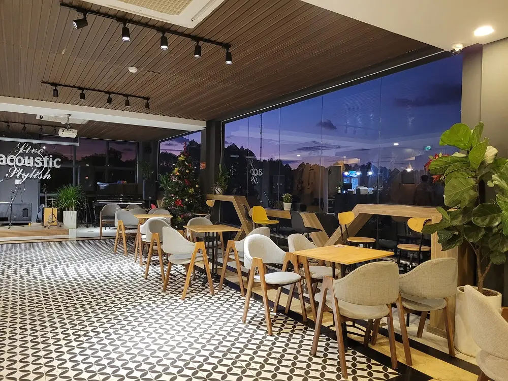 C&oacute; một Stylish Coffee cực chill giữa l&ograve;ng th&agrave;nh phố Đồng Xo&agrave;i 2