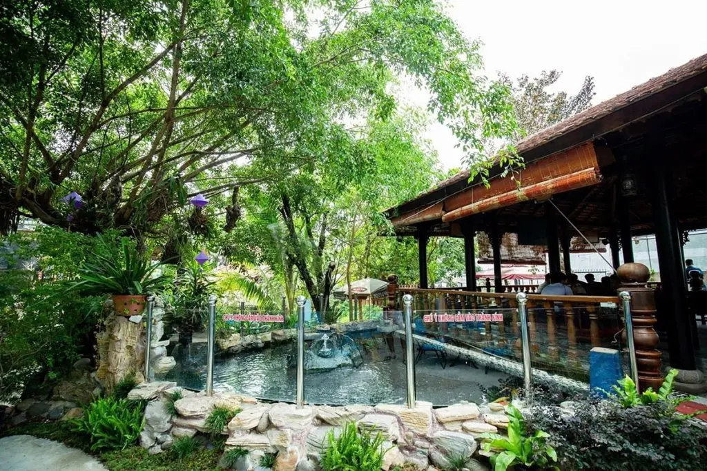 Đến Trầm Koi Garden Coffee tận hưởng kh&ocirc;ng gian nh&agrave; vườn an tĩnh 2