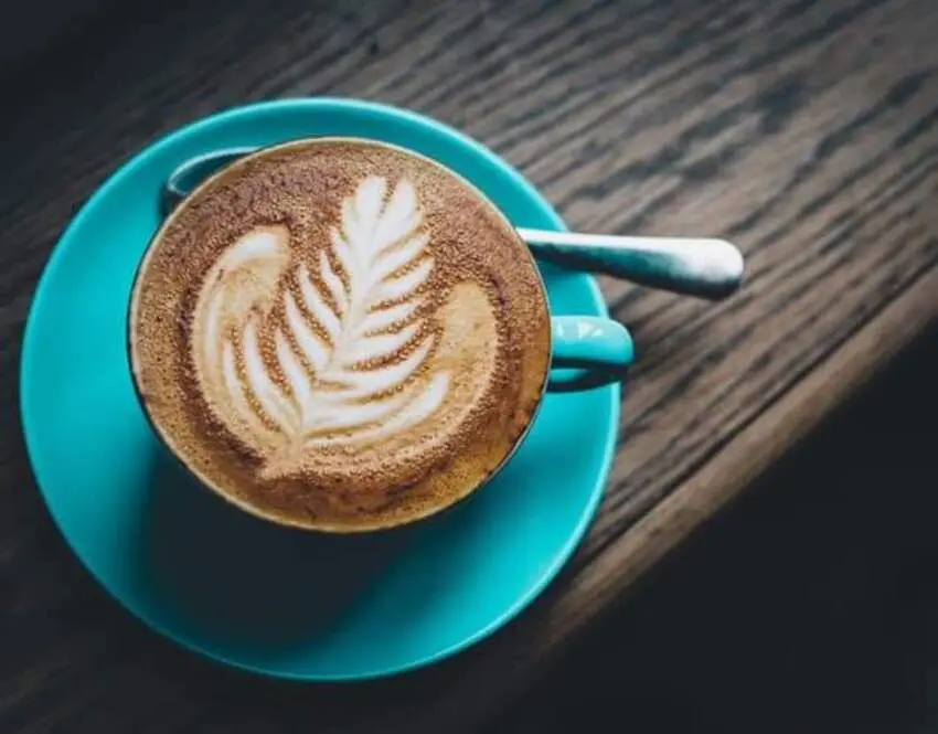 Đến với The Street Coffee tận hưởng kh&ocirc;ng gian y&ecirc;n tĩnh giữa l&ograve;ng th&agrave;nh phố Đồng Xo&agrave;i 3