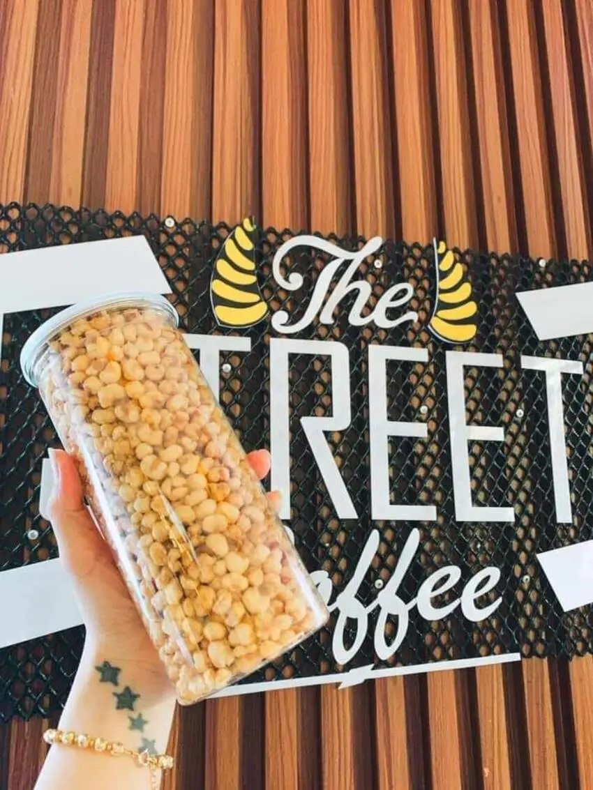 Đến với The Street Coffee tận hưởng kh&ocirc;ng gian y&ecirc;n tĩnh giữa l&ograve;ng th&agrave;nh phố Đồng Xo&agrave;i 7