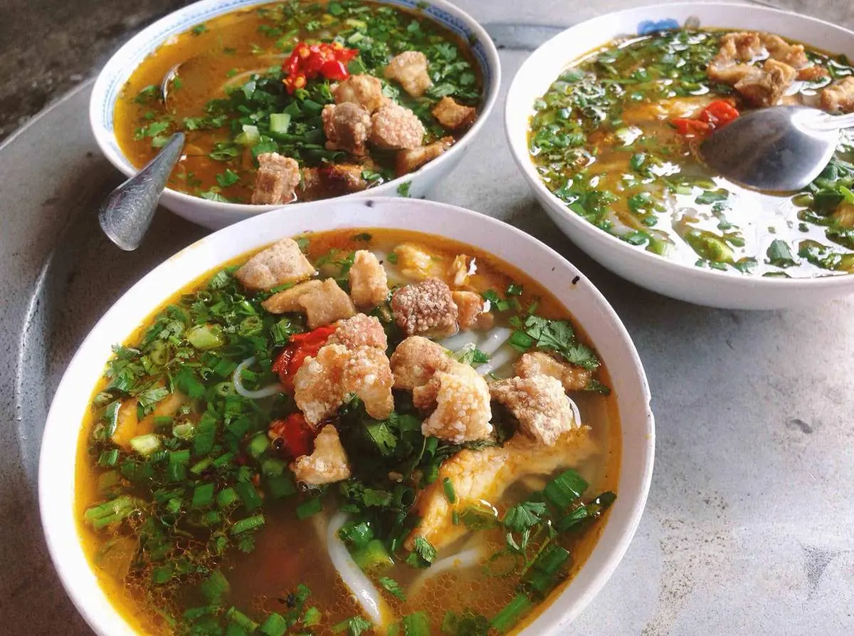 Điểm danh những M&oacute;n ngon xứ Huế tại B&igrave;nh Phước 4