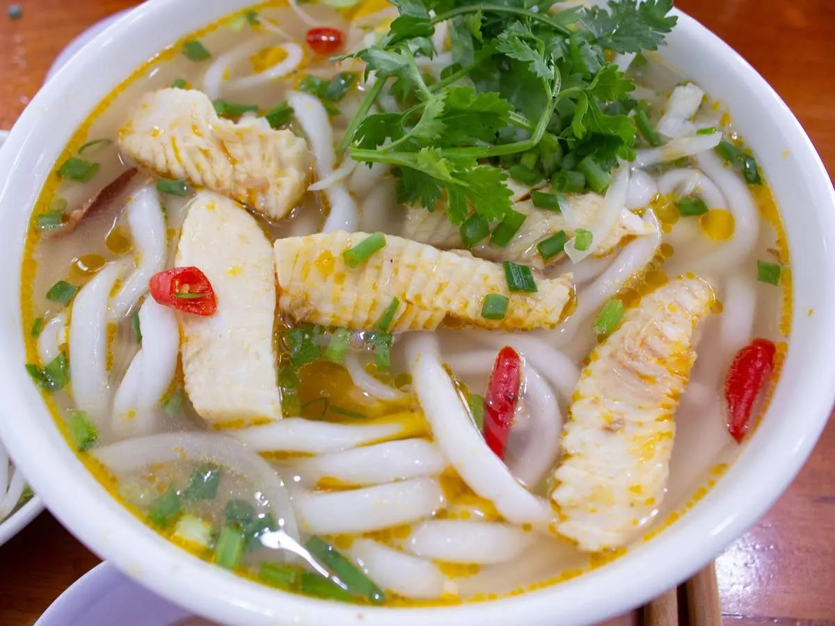 Điểm danh những M&oacute;n ngon xứ Huế tại B&igrave;nh Phước 3
