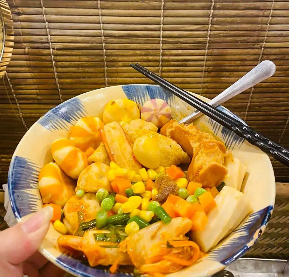 Gh&eacute; Phố ăn vặt thằng Bờm kh&aacute;m ph&aacute; toạ độ ăn uống si&ecirc;u hấp dẫn 15