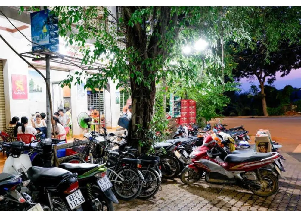 Nhớ m&atilde;i qu&aacute;n Ốc Chiều thơm ngon giữa l&ograve;ng th&agrave;nh phố 4