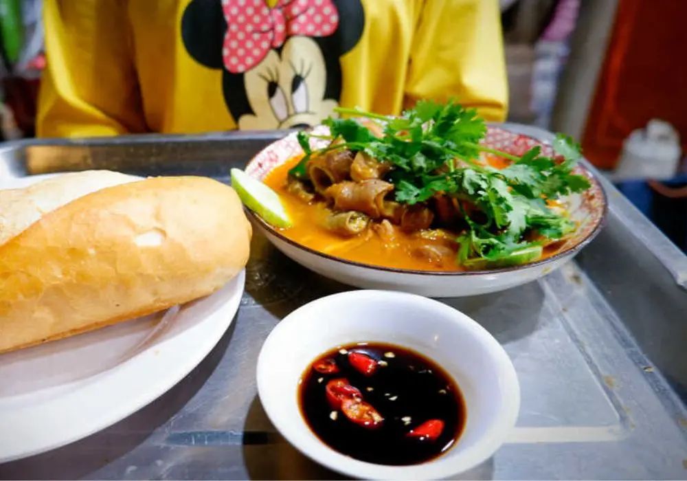 Nhớ m&atilde;i qu&aacute;n Ốc Chiều thơm ngon giữa l&ograve;ng th&agrave;nh phố 6