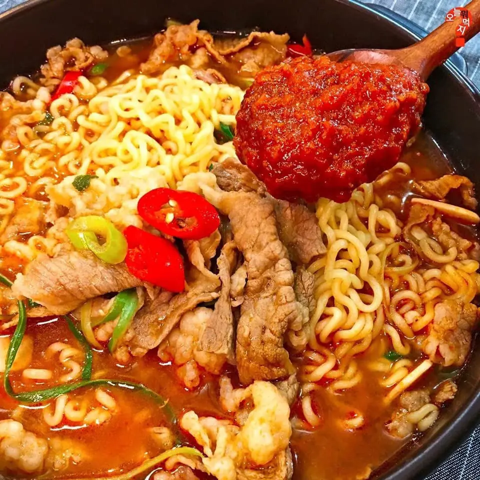 Quán mì cay Seoul, địa điểm thu hút tín đồ đam mê ẩm thực Hàn Quốc 2