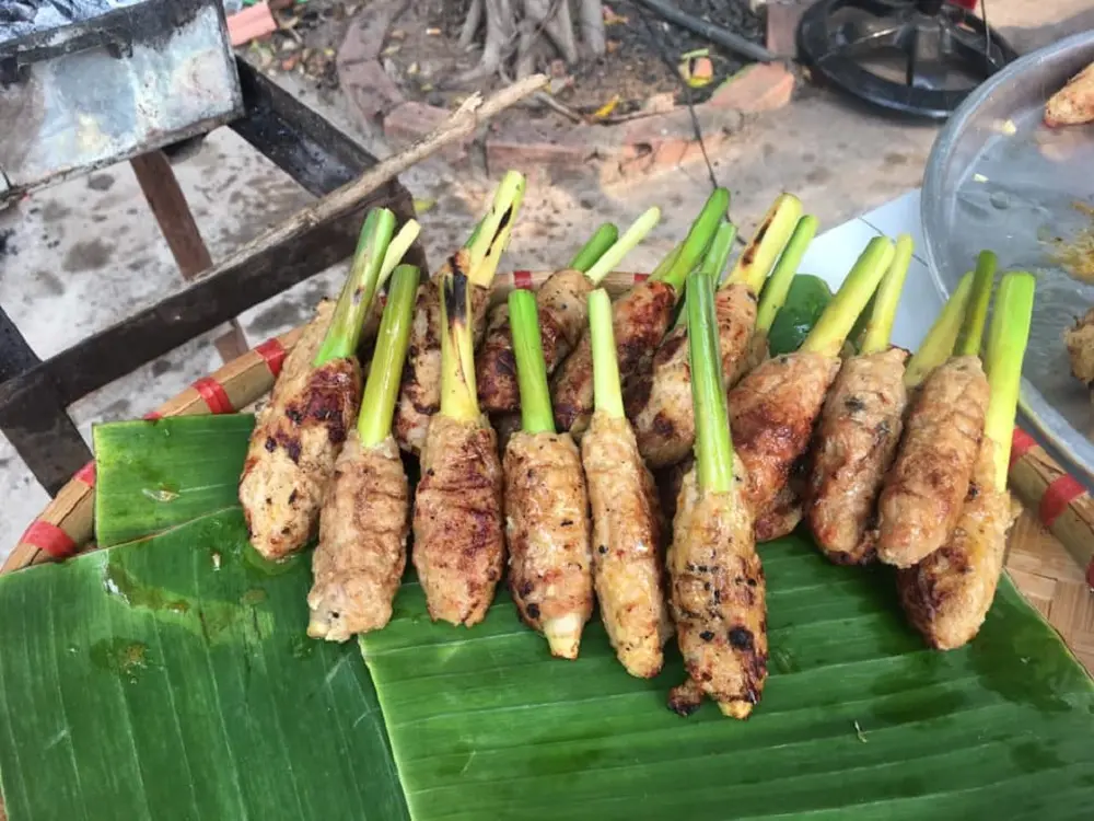 Tứ Hưng Quán thưởng thức ẩm thực Huế tại Bình Phước 5