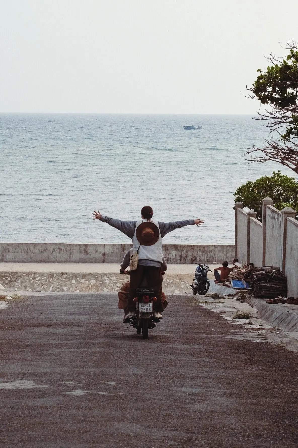 Đảo Ph&uacute; Qu&yacute; v&agrave; c&acirc;u chuyện t&igrave;nh l&atilde;ng mạn của ch&agrave;ng trai Nguyễn Đức H&ograve;a 17