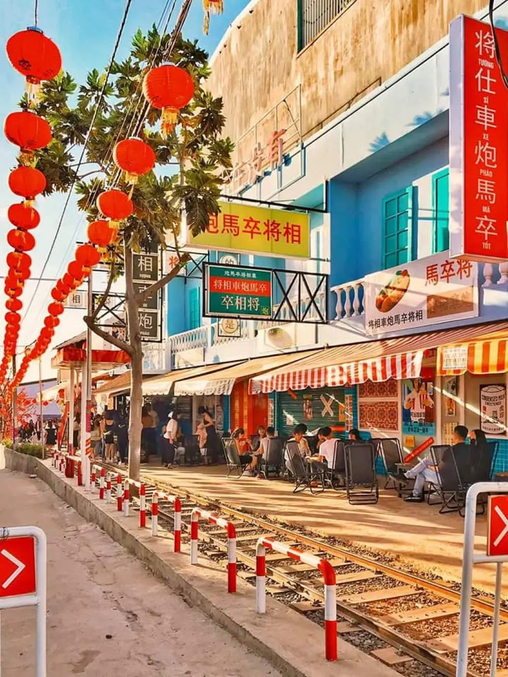Bấm máy liên tục ở Hẻm HongKong, thánh địa sống ảo của giới trẻ Buôn Mê