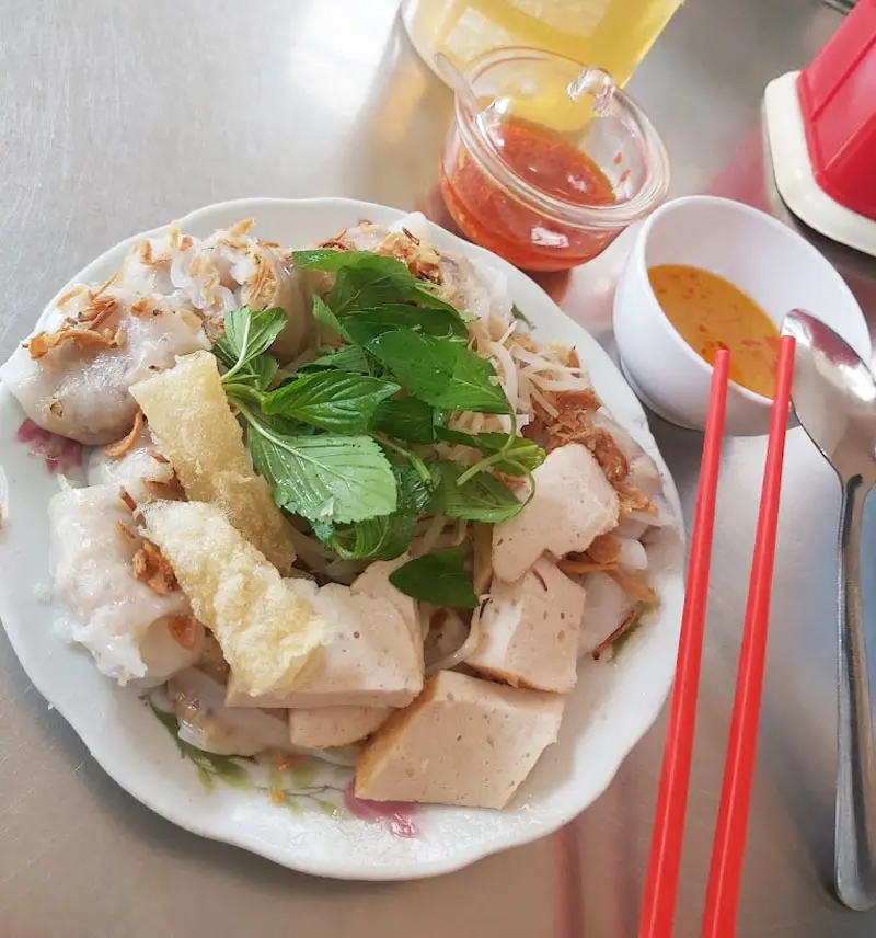 10+ qu&aacute;n b&aacute;nh ướt Bu&ocirc;n Ma Thuột ngon qu&ecirc;n lối về 11