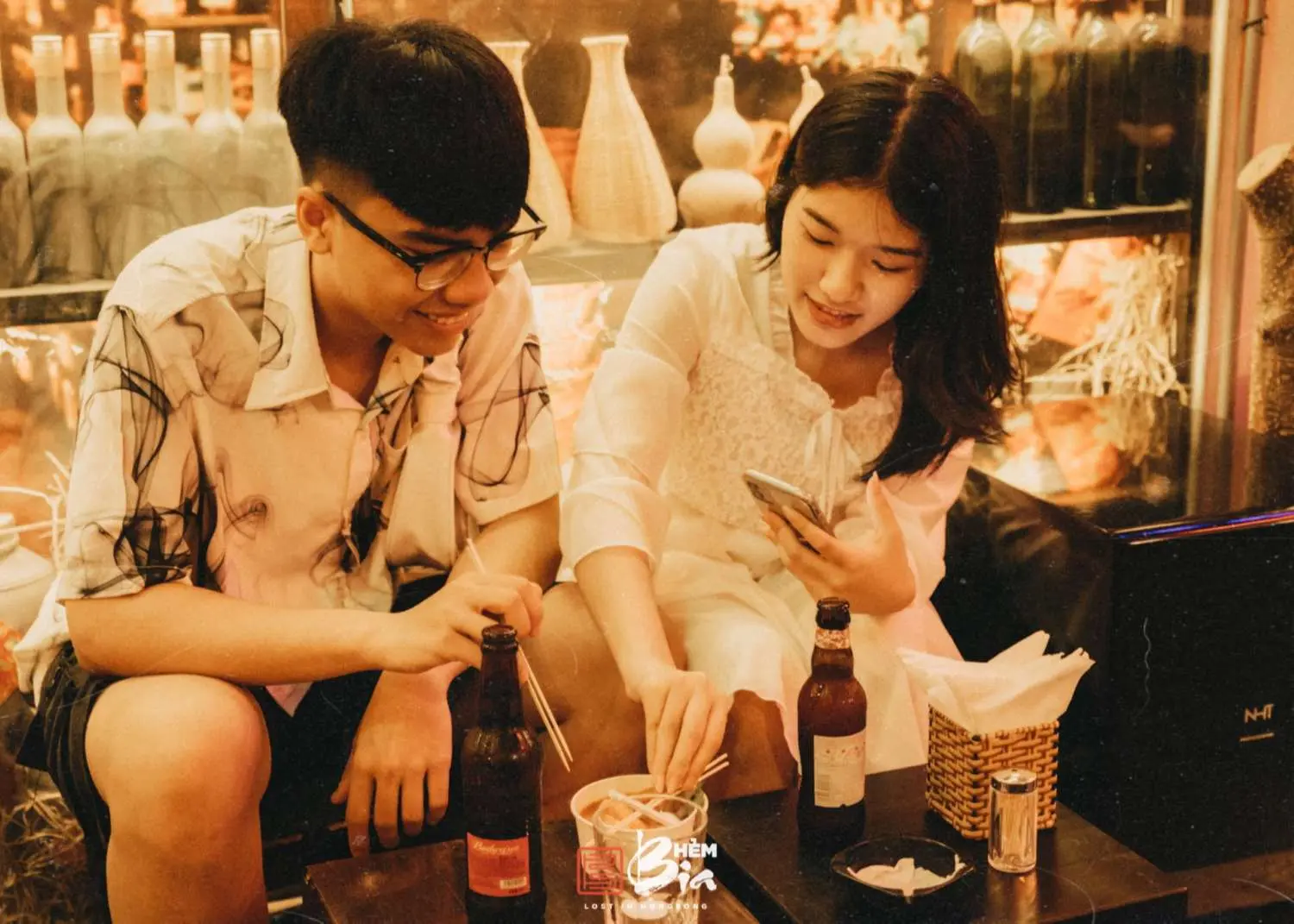 Bấm m&aacute;y li&ecirc;n tục ở Hẻm HongKong, th&aacute;nh địa sống ảo của giới trẻ Bu&ocirc;n M&ecirc; 9