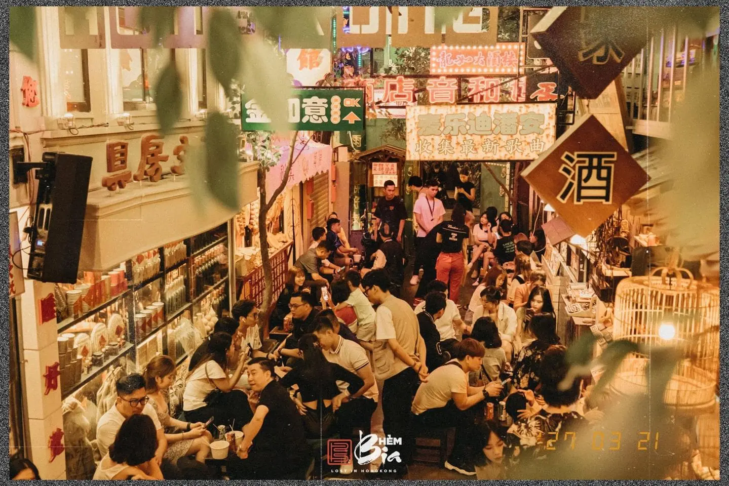 Bấm m&aacute;y li&ecirc;n tục ở Hẻm HongKong, th&aacute;nh địa sống ảo của giới trẻ Bu&ocirc;n M&ecirc; 4