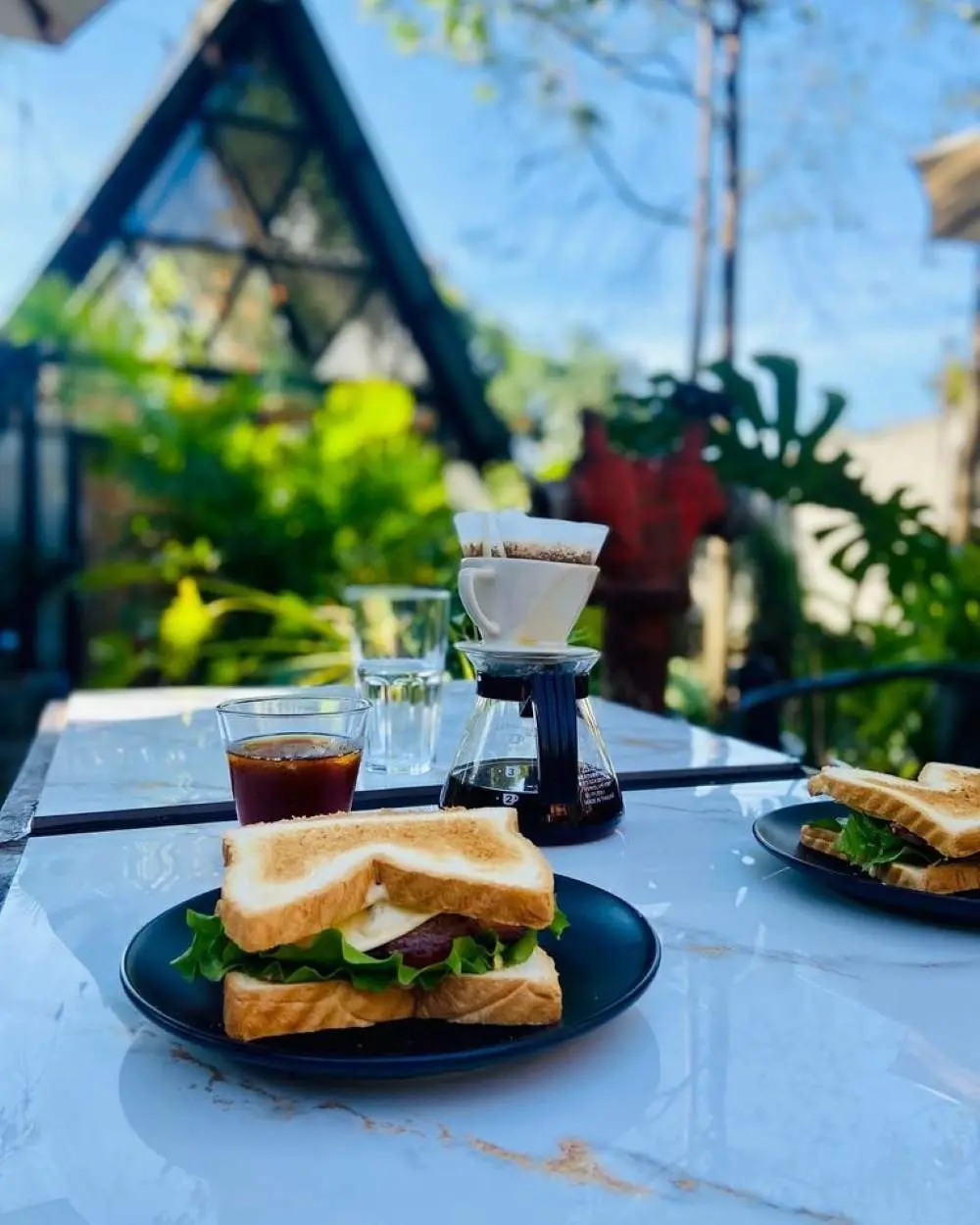 Đến House of Lens Coffee để đổi lấy một mớ b&igrave;nh y&ecirc;n 6