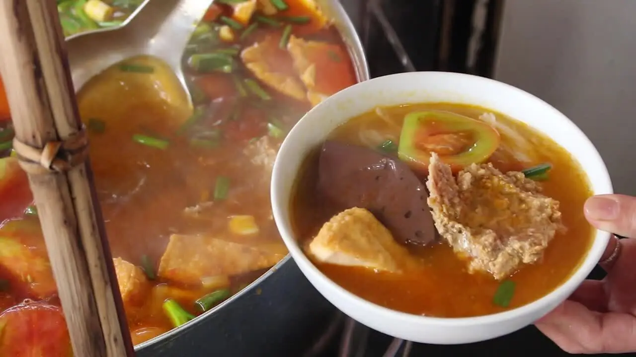 Gh&eacute; B&uacute;n ri&ecirc;u Nga để thưởng thức những b&aacute;t b&uacute;n ri&ecirc;u chất lượng 4