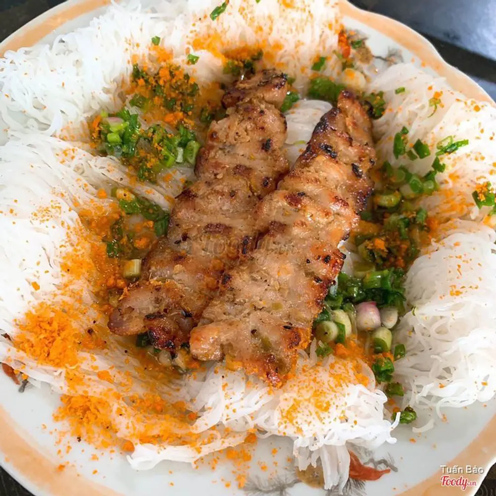 Ngất ng&acirc;y với B&aacute;nh hỏi thịt nướng c&ocirc; Hoa Bu&ocirc;n Ma Thuột 2