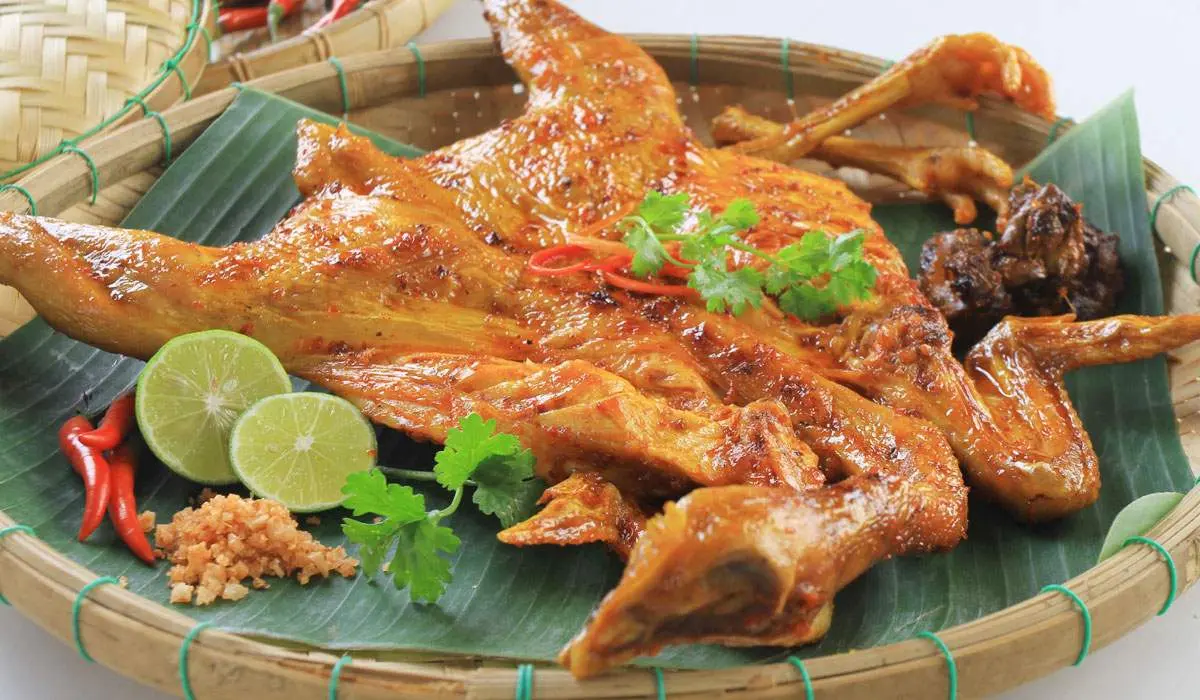 Thưởng thức G&agrave; nướng Bản Đ&ocirc;n DakLak b&ecirc;n bếp lửa 6