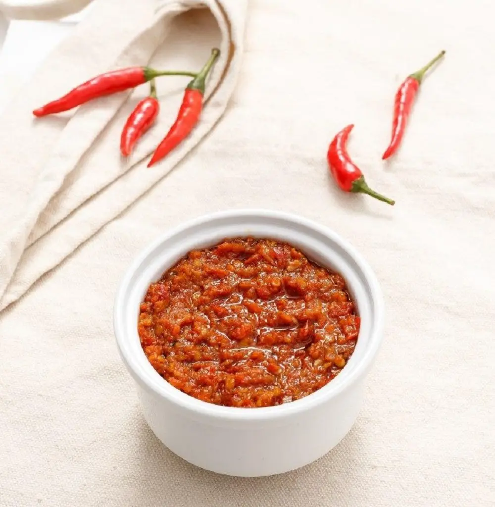 Thưởng thức ngay Phở kh&ocirc; Hai T&ocirc; 99 khi du lịch Bu&ocirc;n Ma Thuột 5